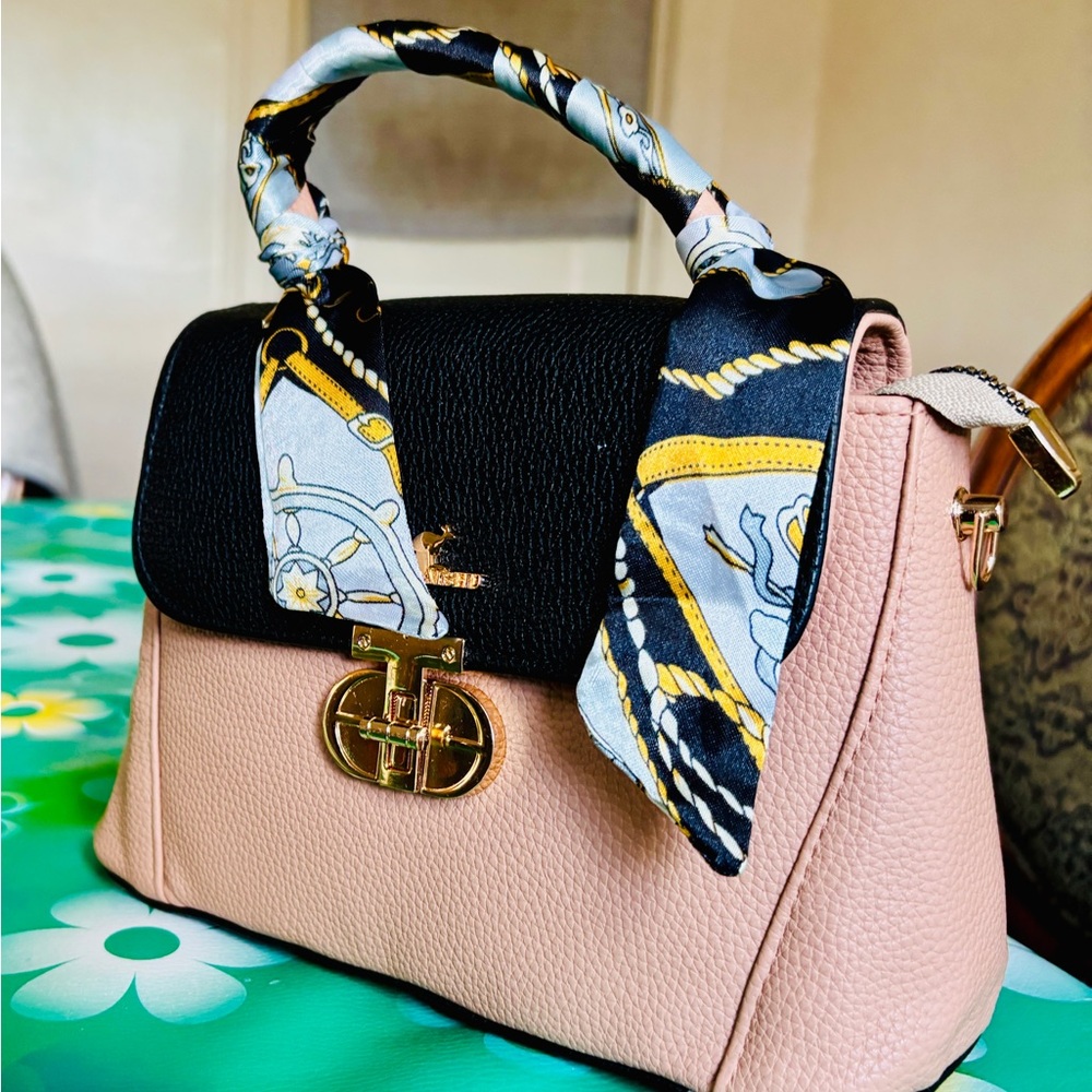 Elegant Black and Cream Handbag